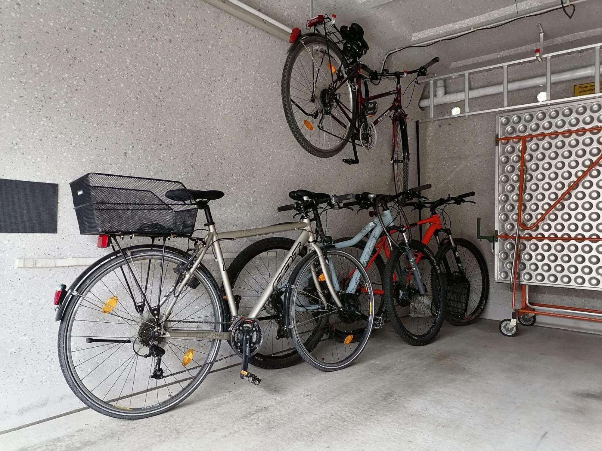 Elegant-Terraced-House-With-Bikes-Near-The-Lake-Children-At-Least-6-A-Old شتارنبرج المظهر الخارجي الصورة